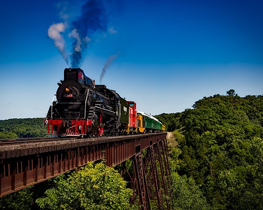 Eisenbahn auf Brücke